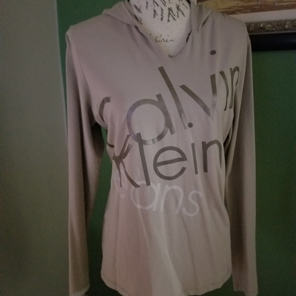Calvin Klein Jeans v-neck pull on. Beige with